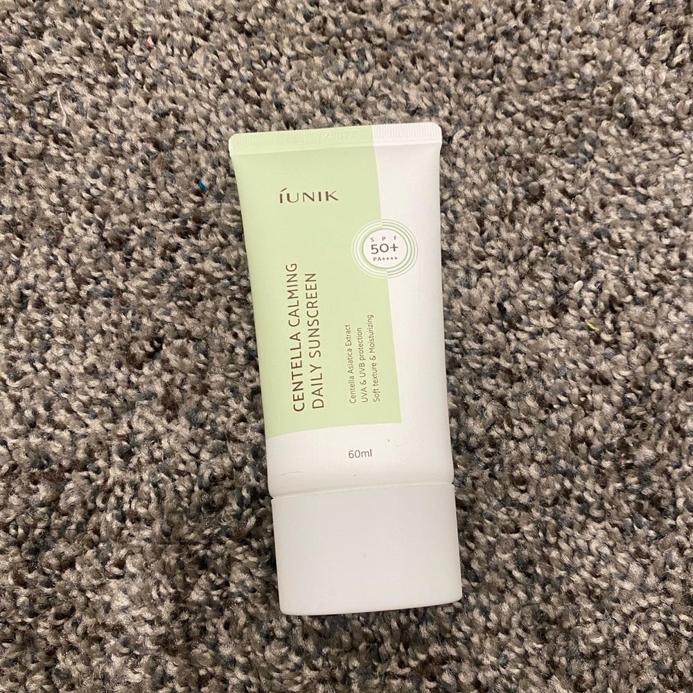 Unik Centella Calming Daily Sunscreen - Green & White